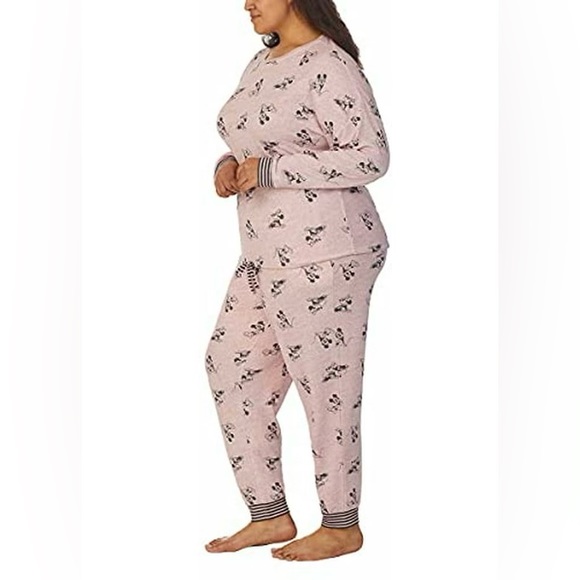 Minnie Mouse Pajamas 💕 - Picture 6 of 7